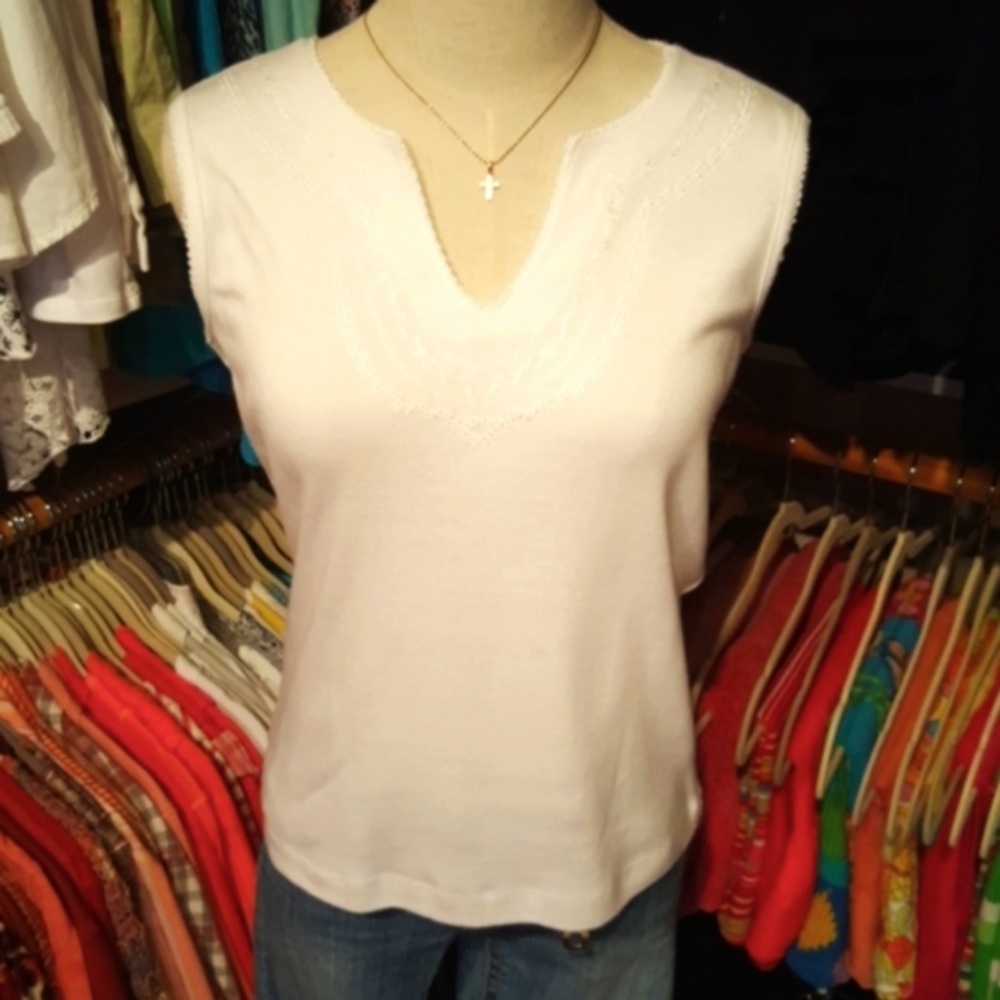 ALLYSON WHITMORE PETITE ♡ Gorgeous White Embroidered V Neck Sleeveless Top PS